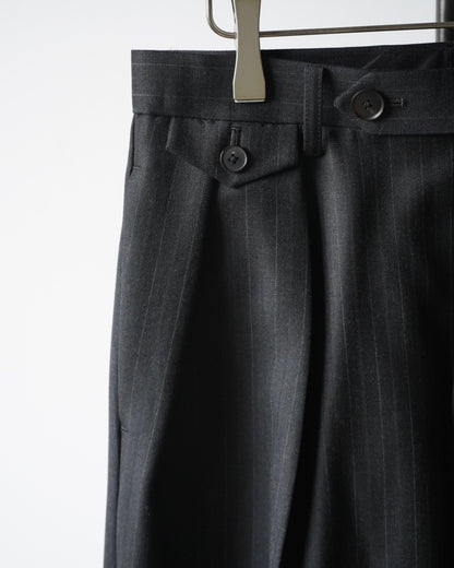 BLUEFACED WOOL TWO-TUCK SLACKS