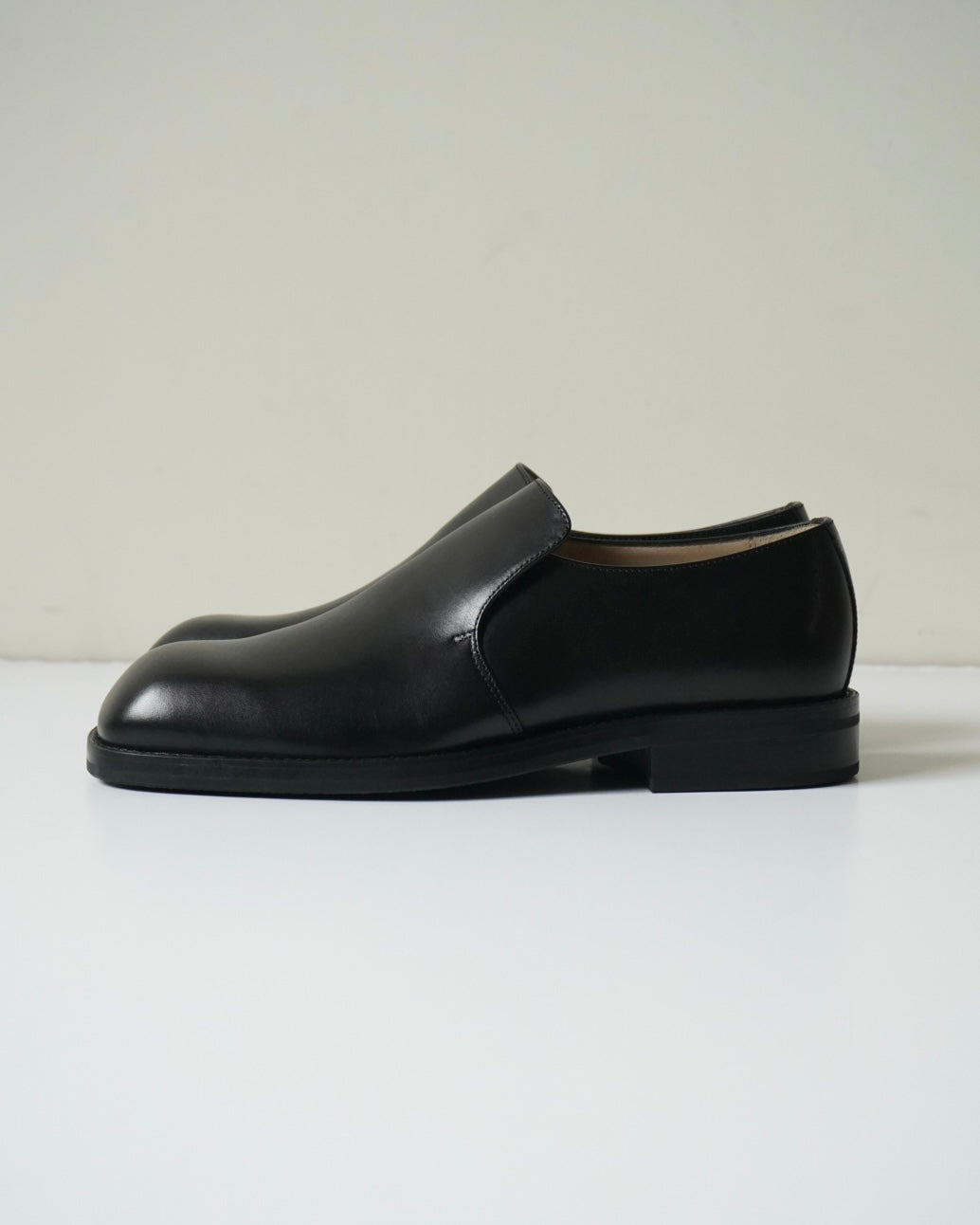FORMAL SLIP ON