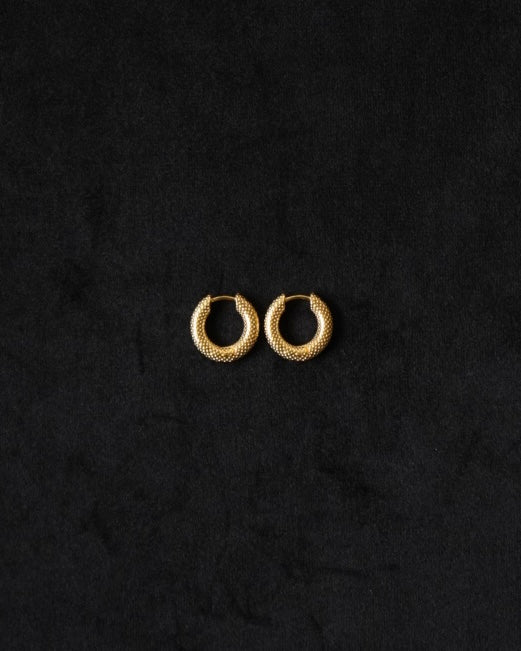 TINY DOT HOOPS