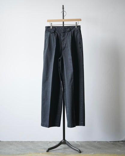 GARMENT-DYED FINX CHINO ONE-TUCK WIDE PANTS