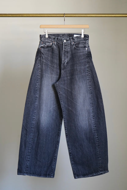 BARREL LEG DENIM JEANS