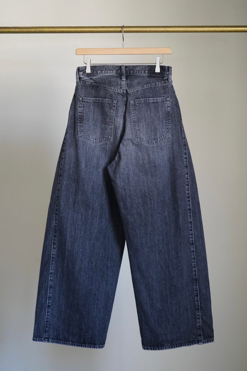 BARREL LEG DENIM JEANS