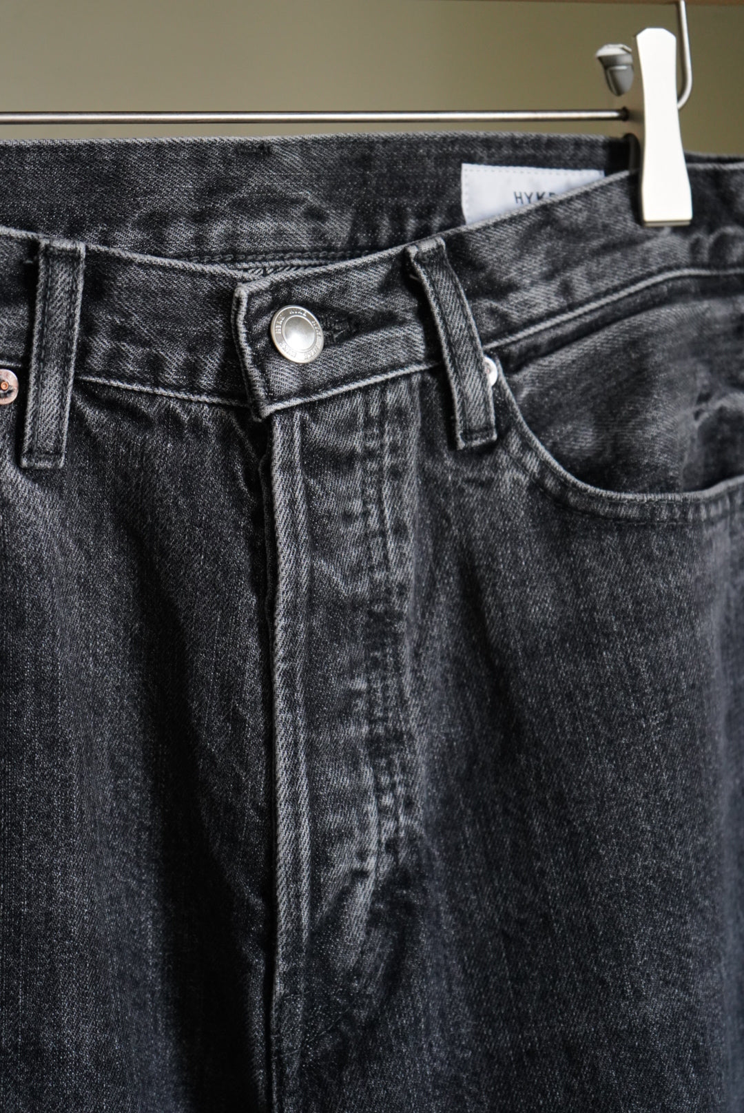 BARREL LEG DENIM JEANS