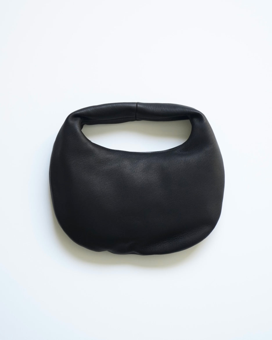 ROUND ONE SHOULDER：M