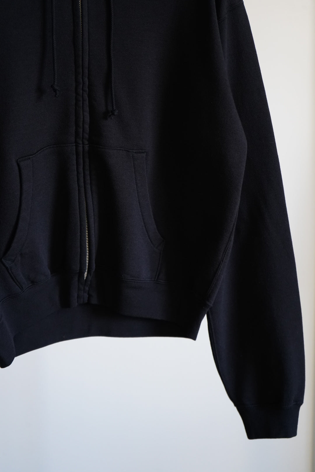 HIGH-TWIST COMPACT SWEAT ZIP PARKER