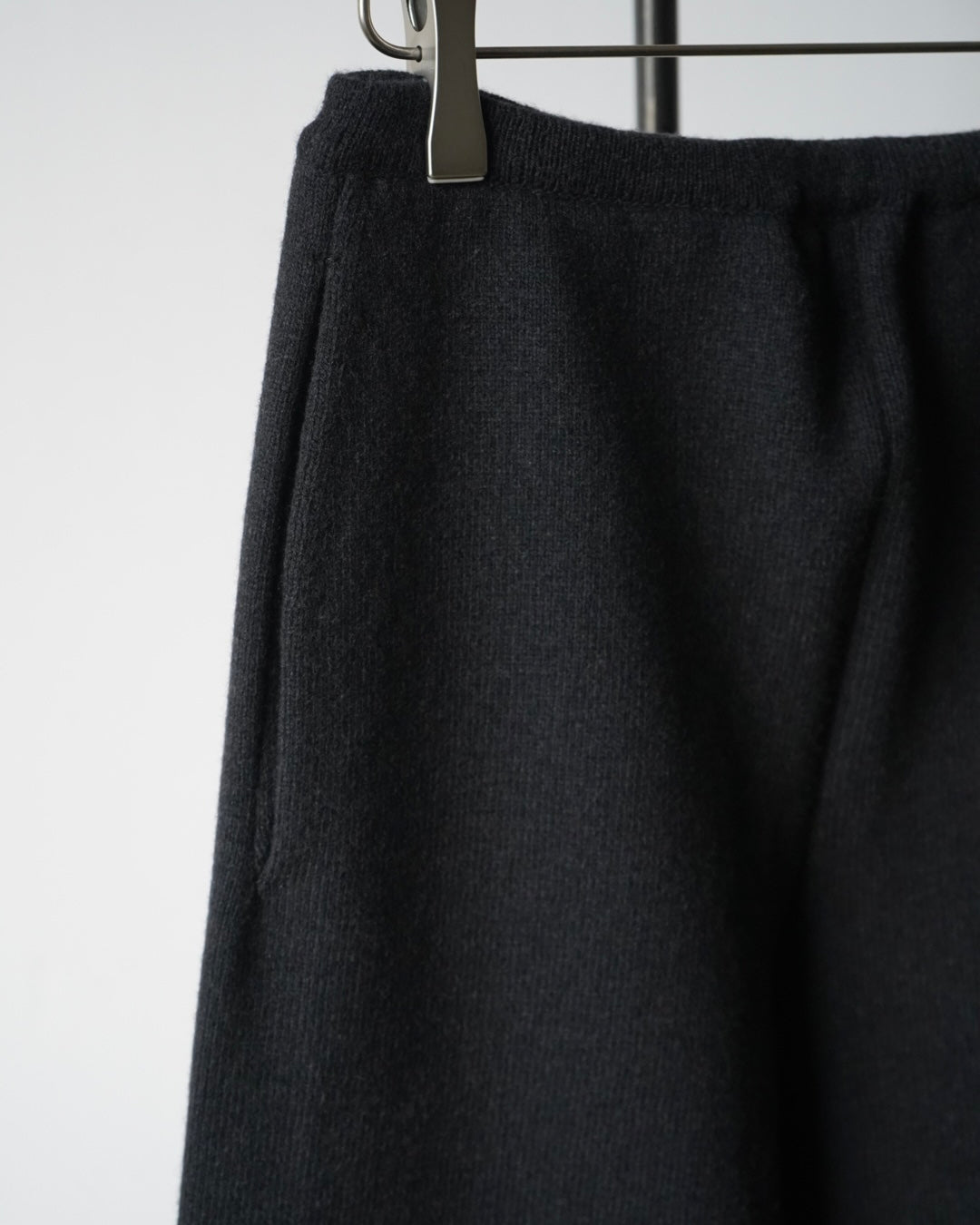 SUPER FINE WOOL KNIT PANTS