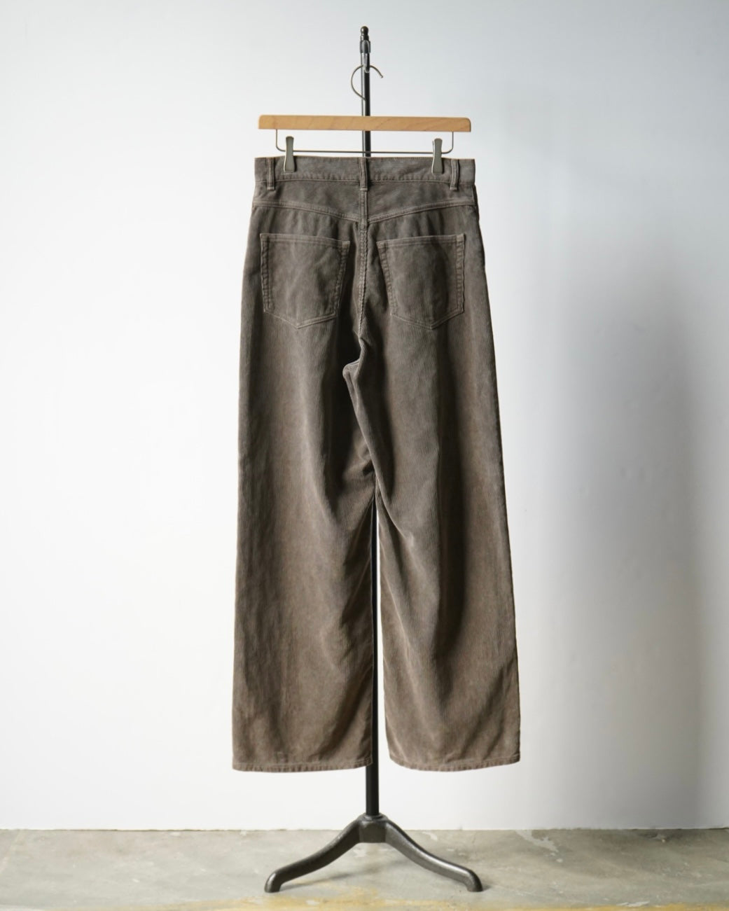 GARMENT-DYED FINX CORDUROY 5P WIDE PANTS