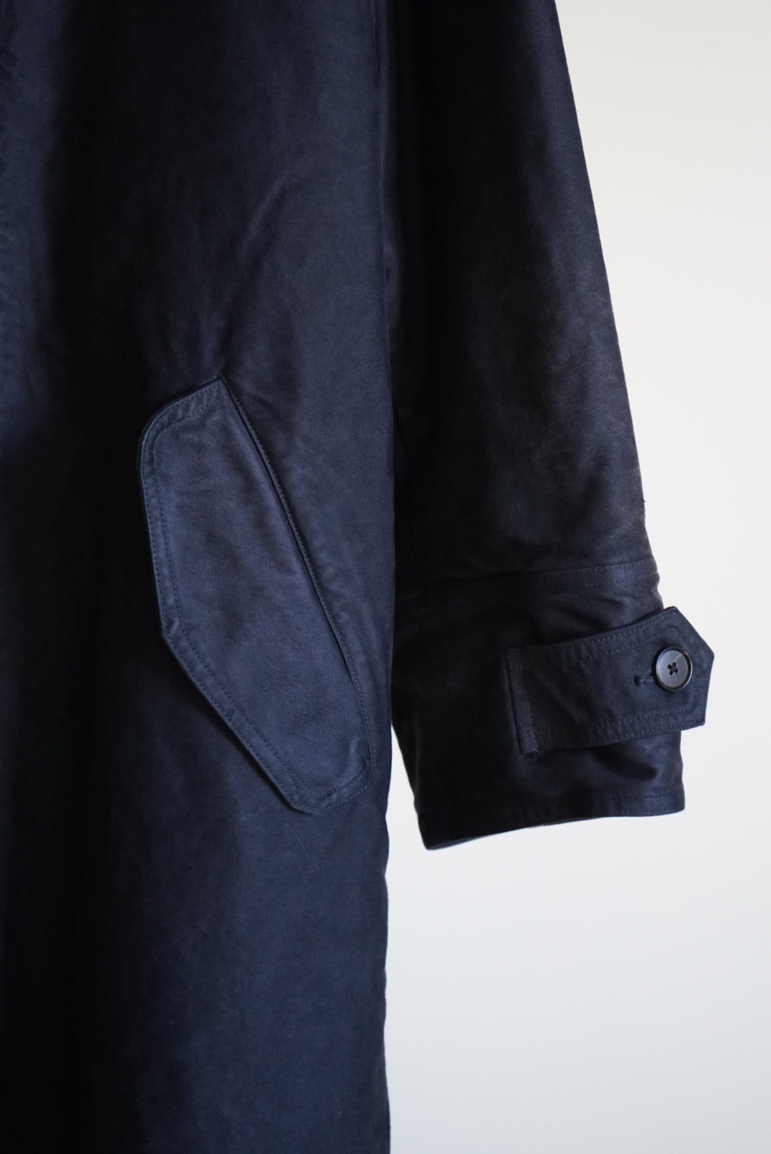 GARMENT-DYED ORGANIC COTTON HEAVY MOLESKIN COAT