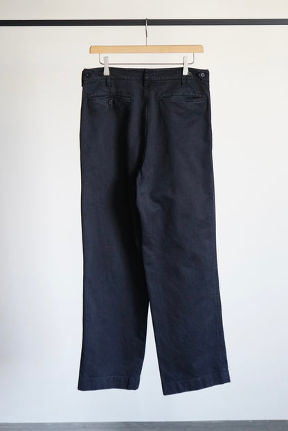 GARMENT-DYED FINX CHINO ONE-TUCK WIDE PANTS