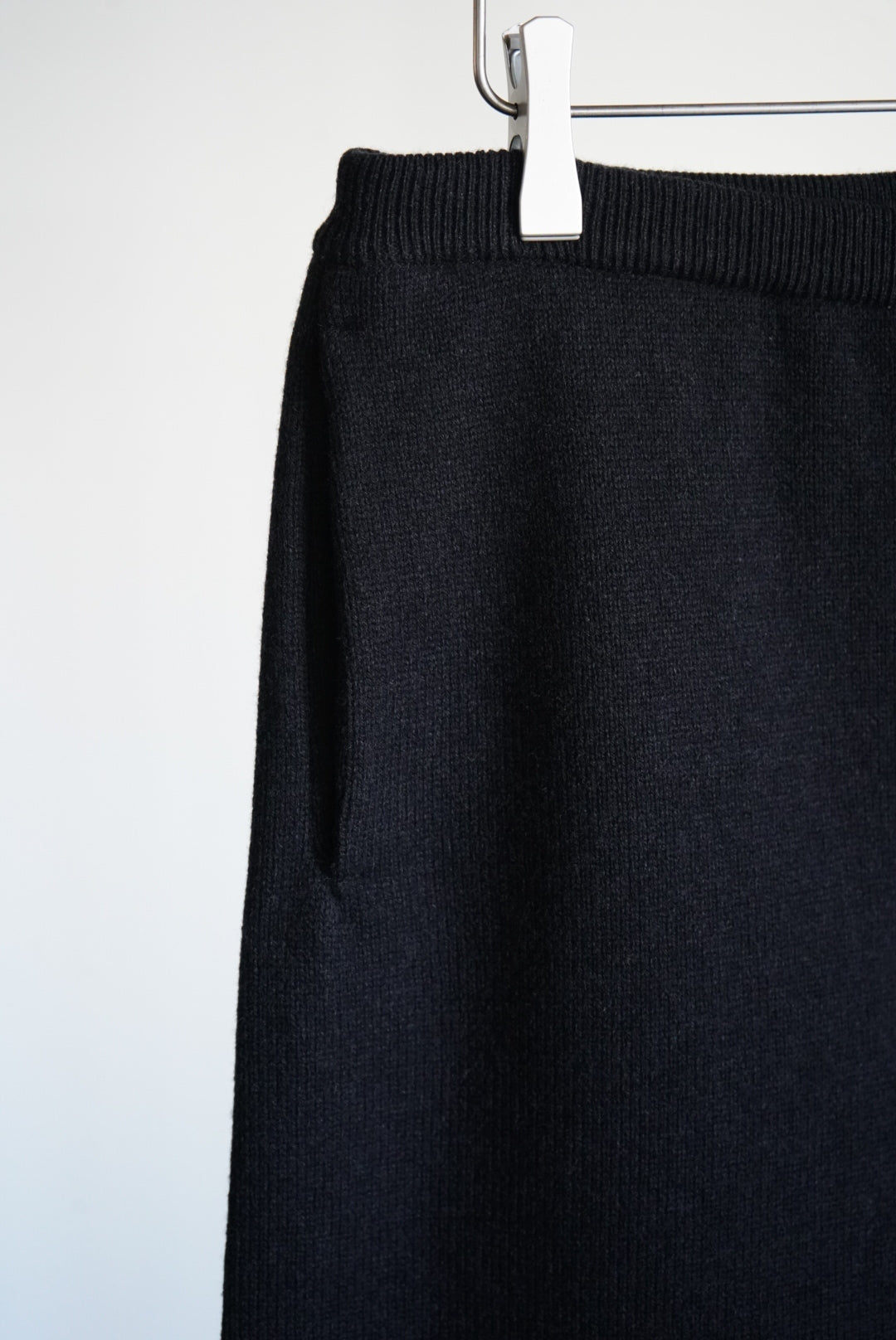 SUPER FINE WOOL KNIT PANTS