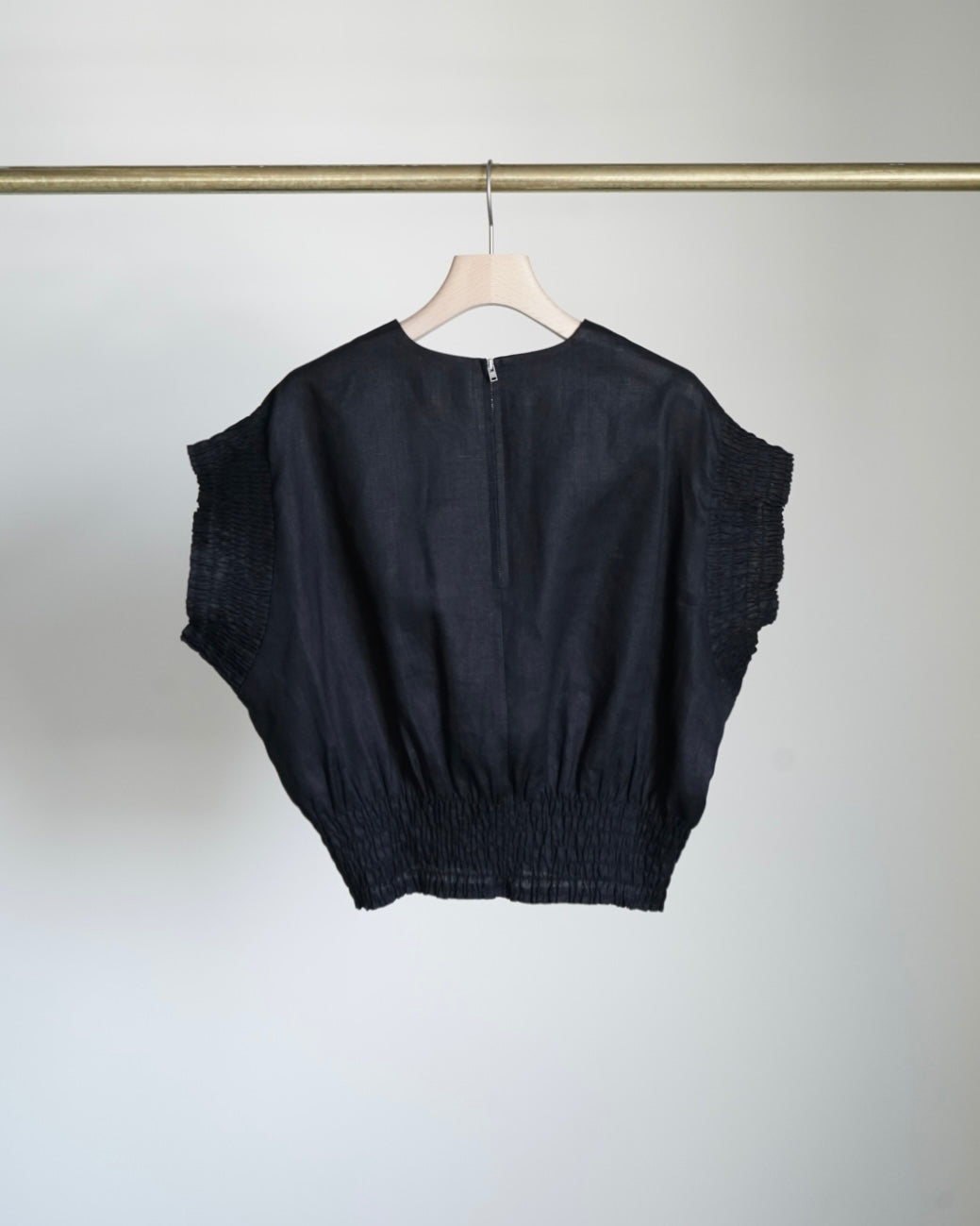 LINEN SHIRRED BLOUSE
