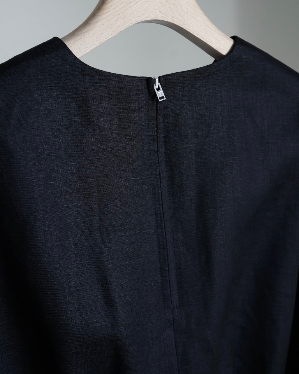 LINEN SHIRRED BLOUSE