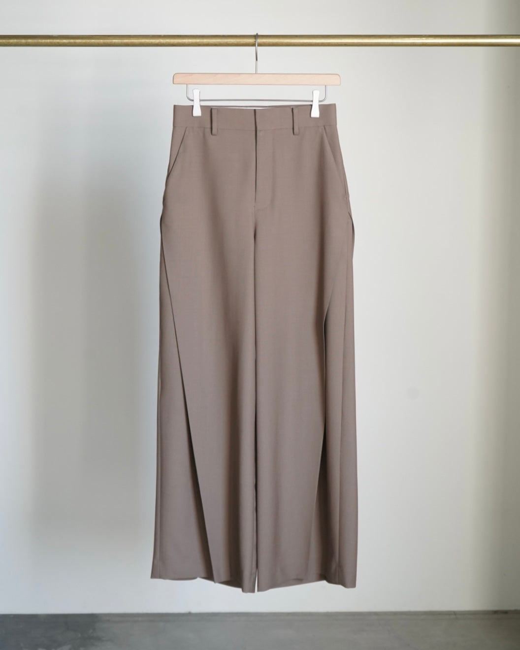 WOOL SIDE TUCK PANTS