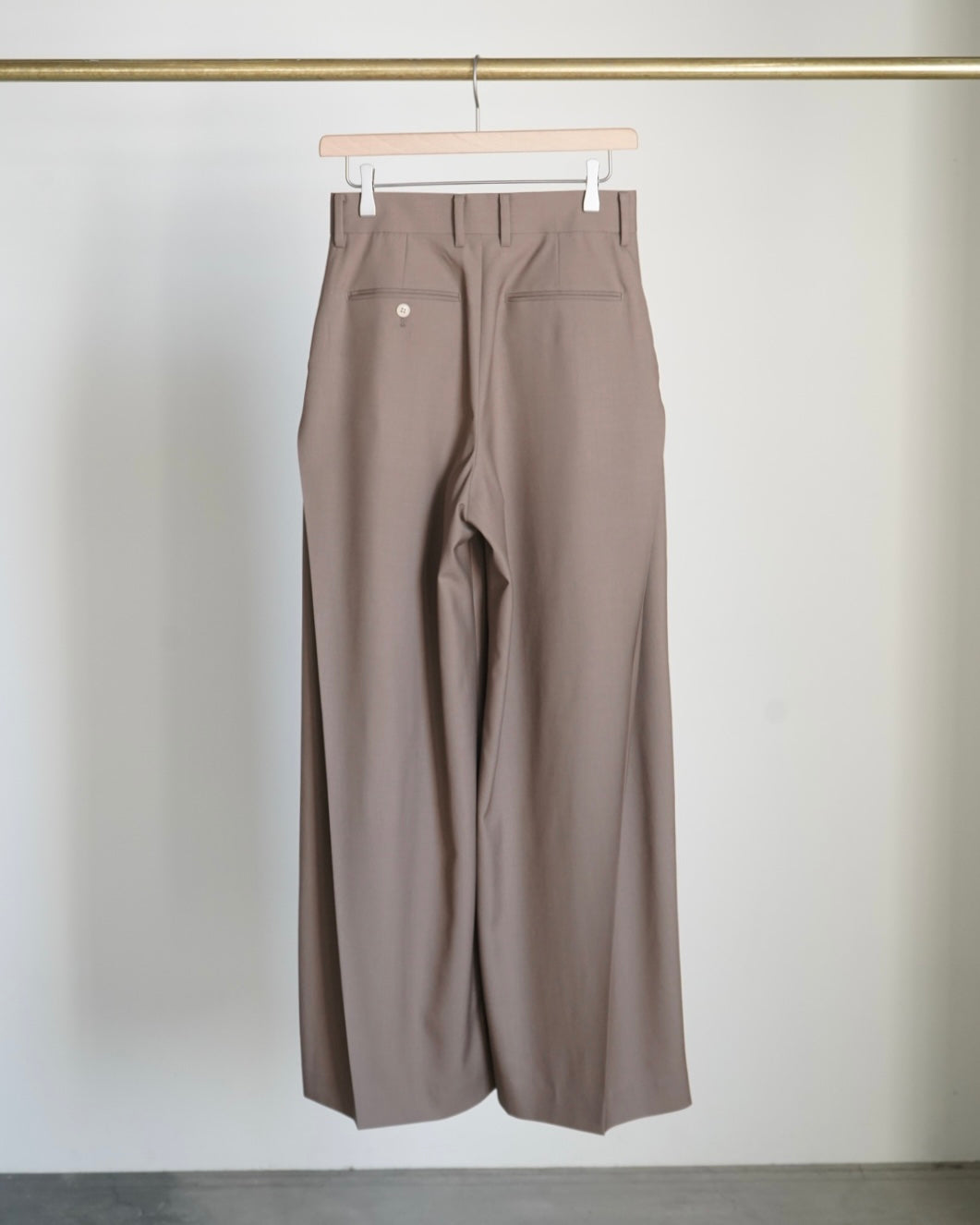 WOOL SIDE TUCK PANTS