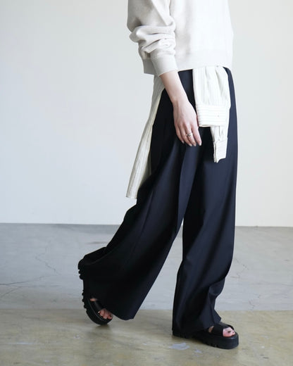 WOOL SIDE TUCK PANTS