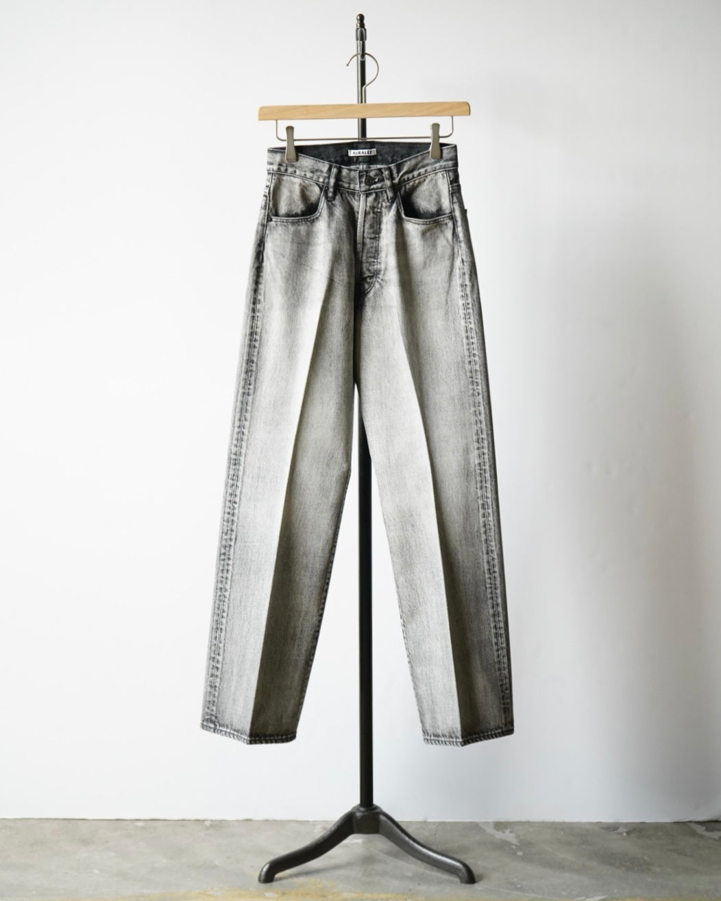 FADED HEAVY DENIM CENTER-PLEATED PANTS