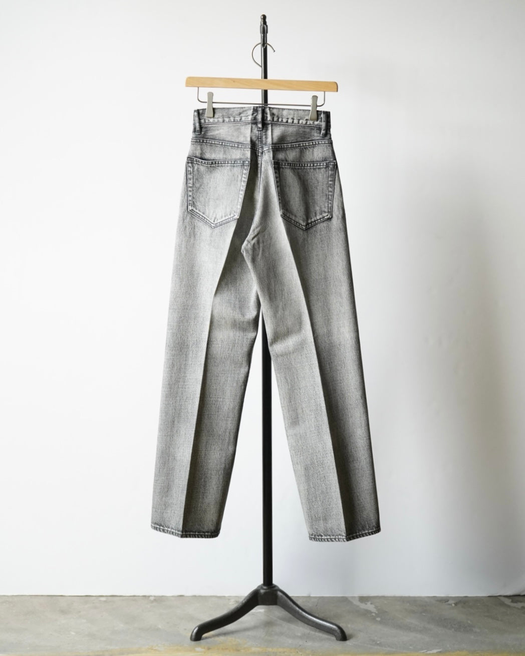 FADED HEAVY DENIM CENTER-PLEATED PANTS