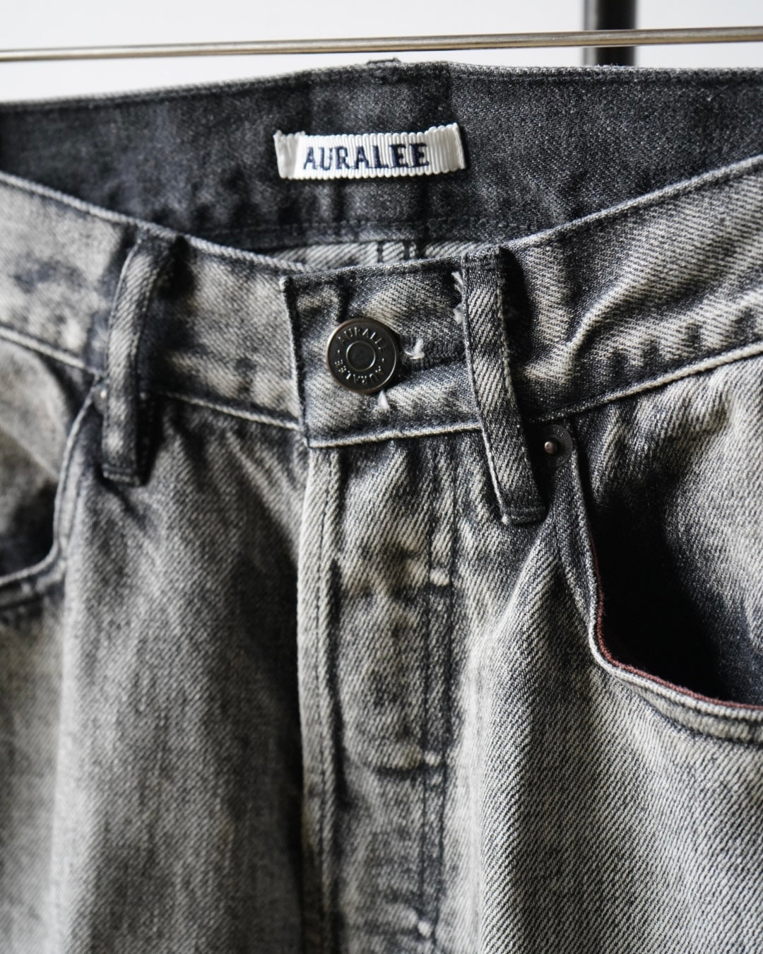 FADED HEAVY DENIM CENTER-PLEATED PANTS