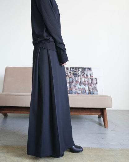 PLEATED LONG SKIRT
