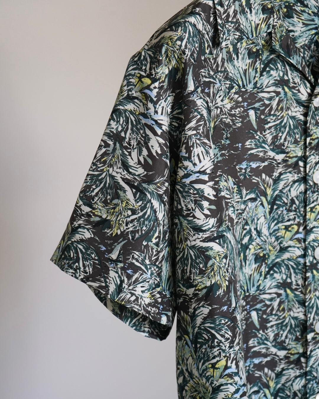 PRINTED AIRY SILK HALF-SLEEVED SHIRT
