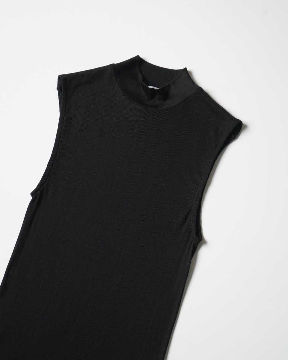 COCO Sleeveless Mock Neck