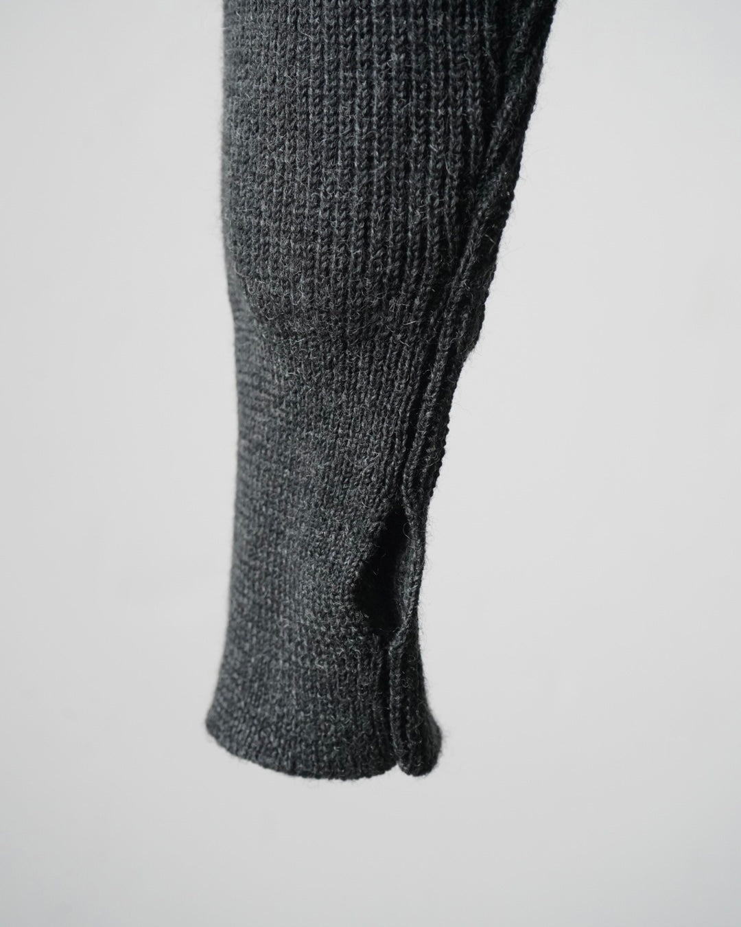 ZIPPED CARDIGAN