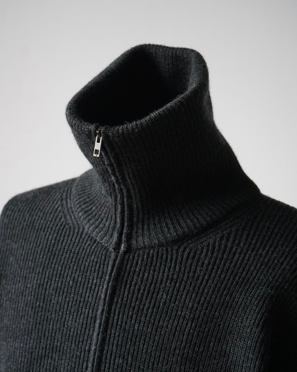 ZIPPED CARDIGAN
