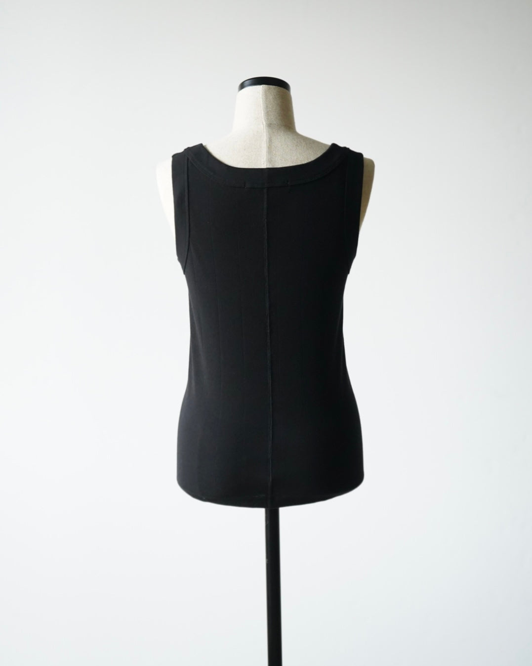 OMIT RIB TANK
