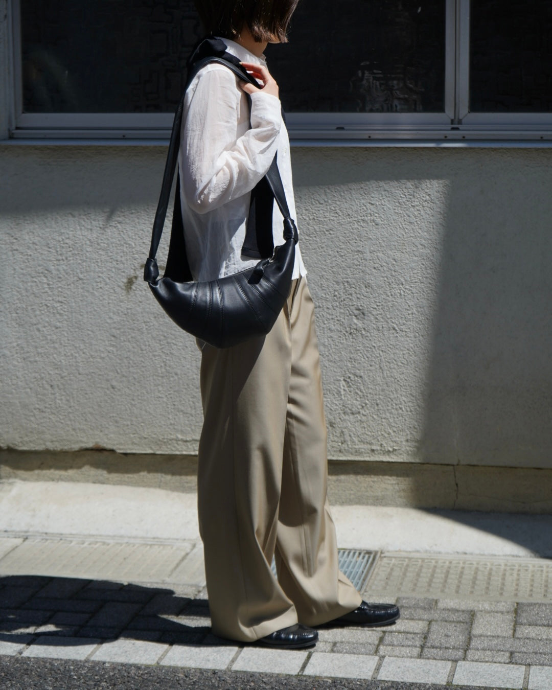 LIGHT WOOL MAX GABARDINE TWO-TUCK SLACKS