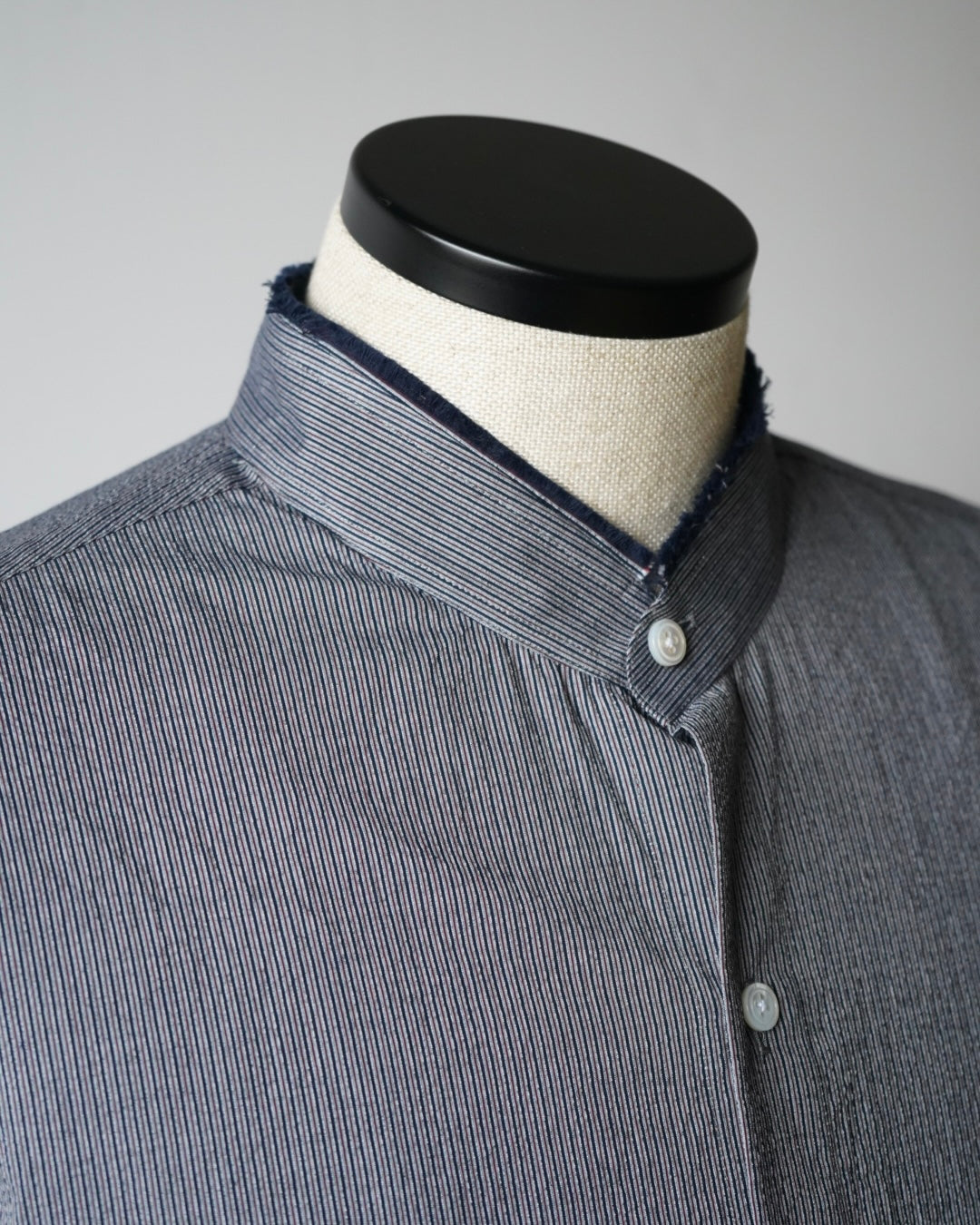 LIGHT SEERSUKER HANDMADE FRINGE MAO COLLAR SHIRT