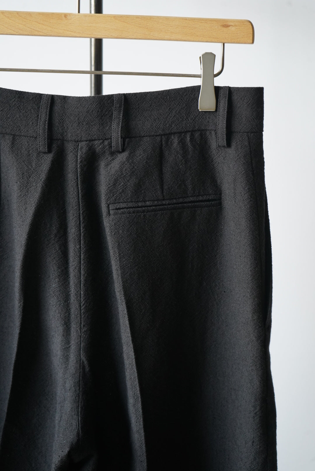 CRAPE DOUBLE PLEATED WIDE TROUSERS