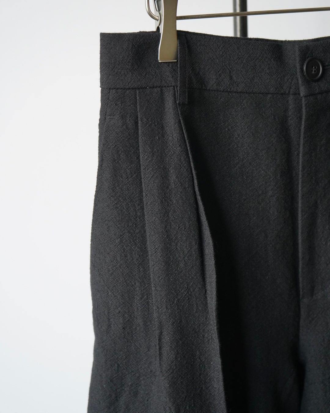 CRAPE DOUBLE PLEATED WIDE TROUSERS