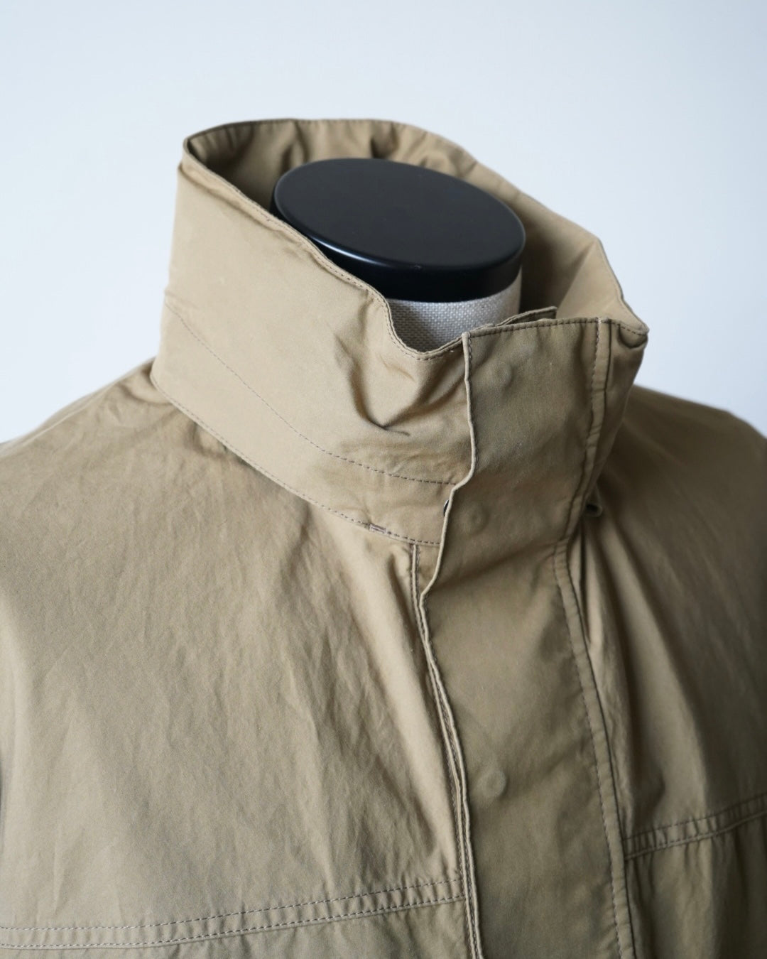 SHORT RAIN PARKA