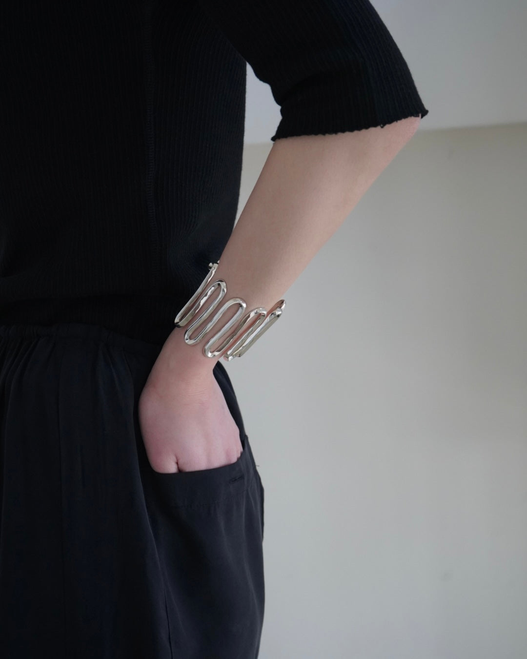 FICKLE BANGLE
