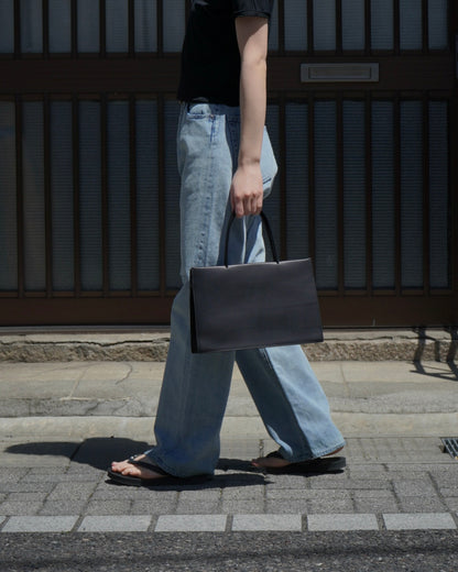 SQUARE-SHAPED TOTE BAG SHORT HANDLE : M