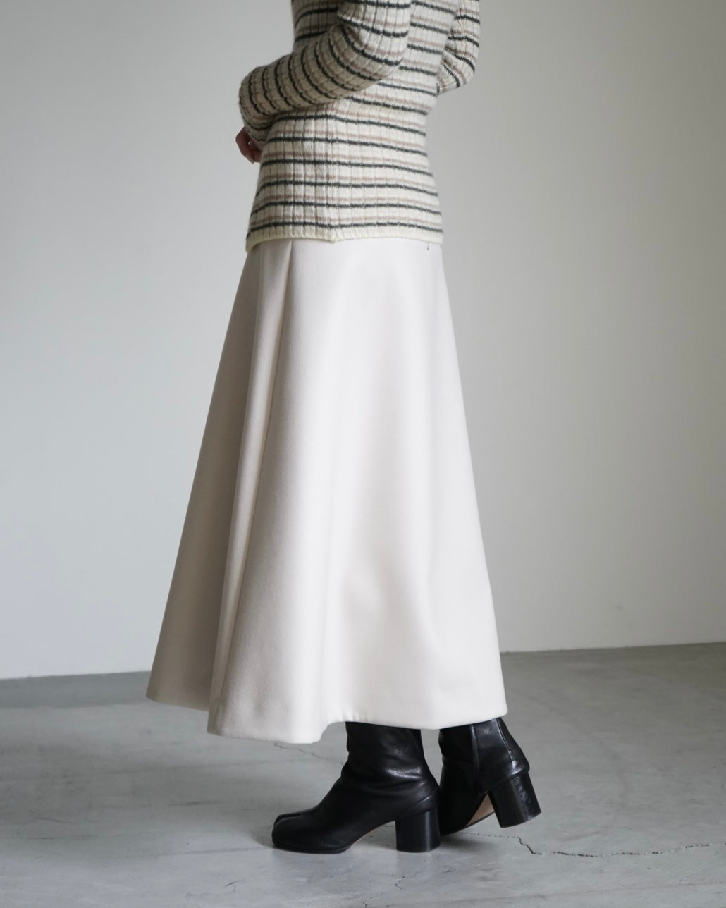 LIGHT MELTON SKIRT