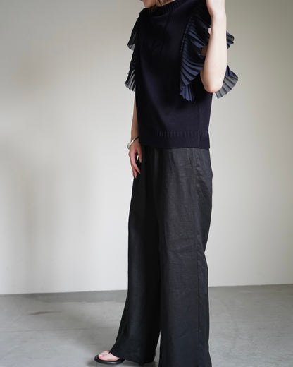 SLEEVELESS PLEATED GUERNSEY KNIT