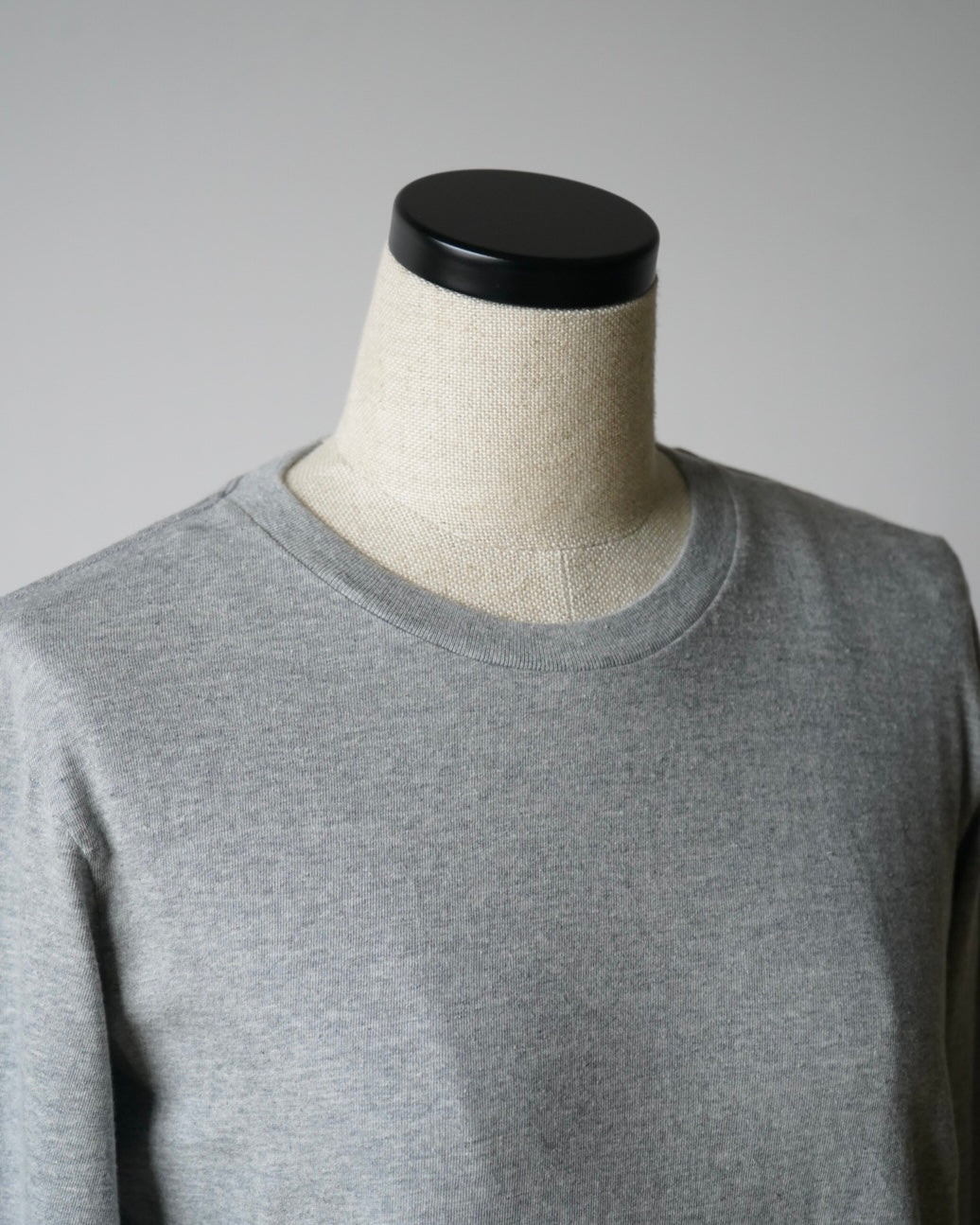 SEAMLESS L/S TEE