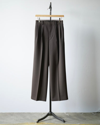LIGHT WOOL MAX GABARDINE TWO-TUCK SLACKS