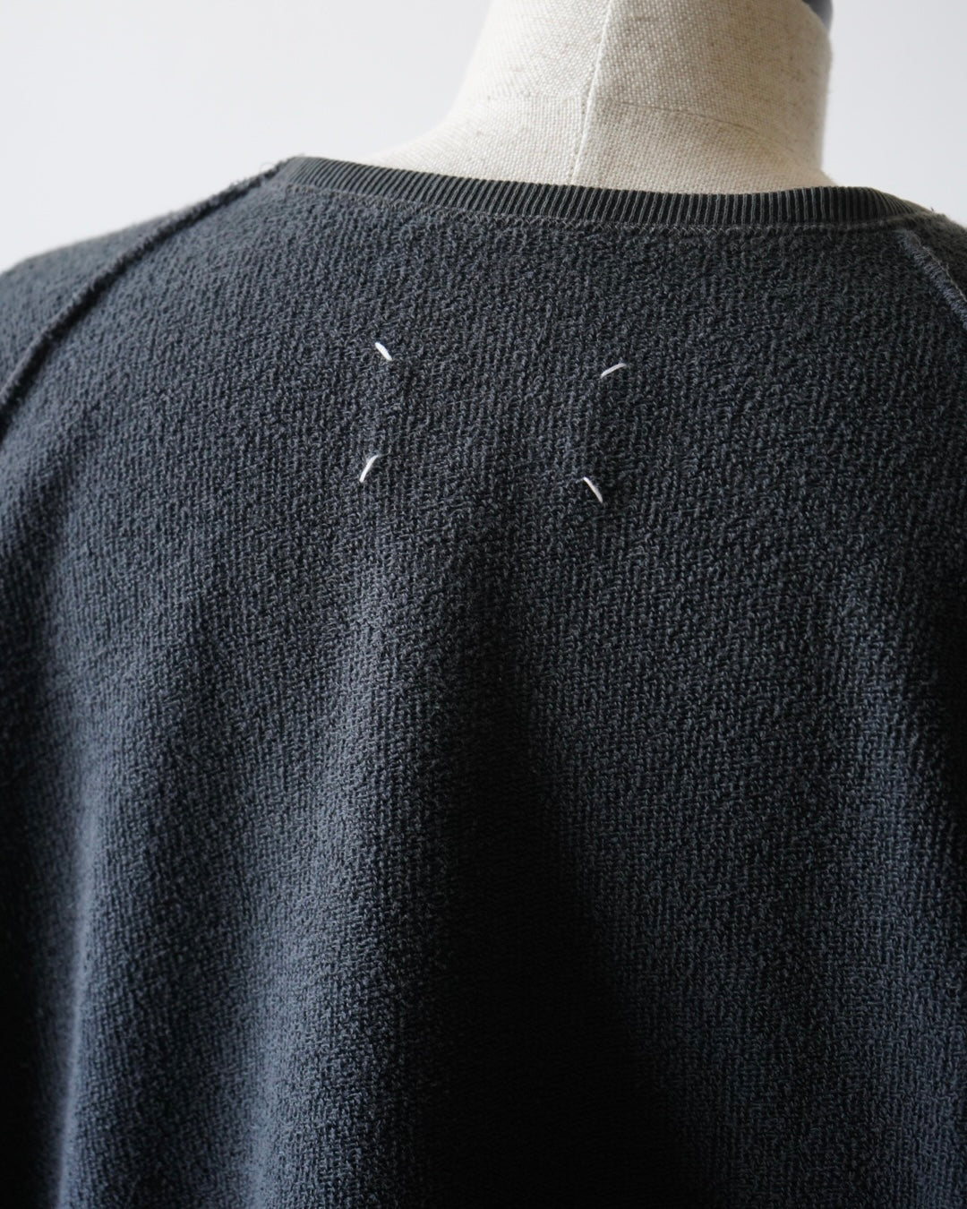 SWEAT SHIRT