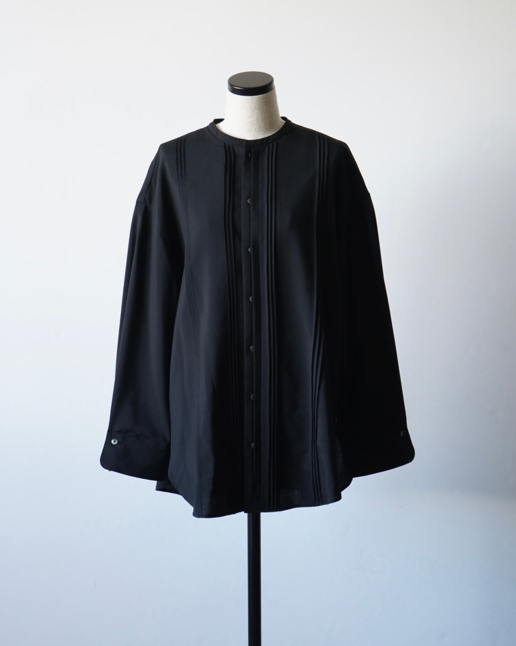 PIN TUCK STAND COLLAR BLOUSE