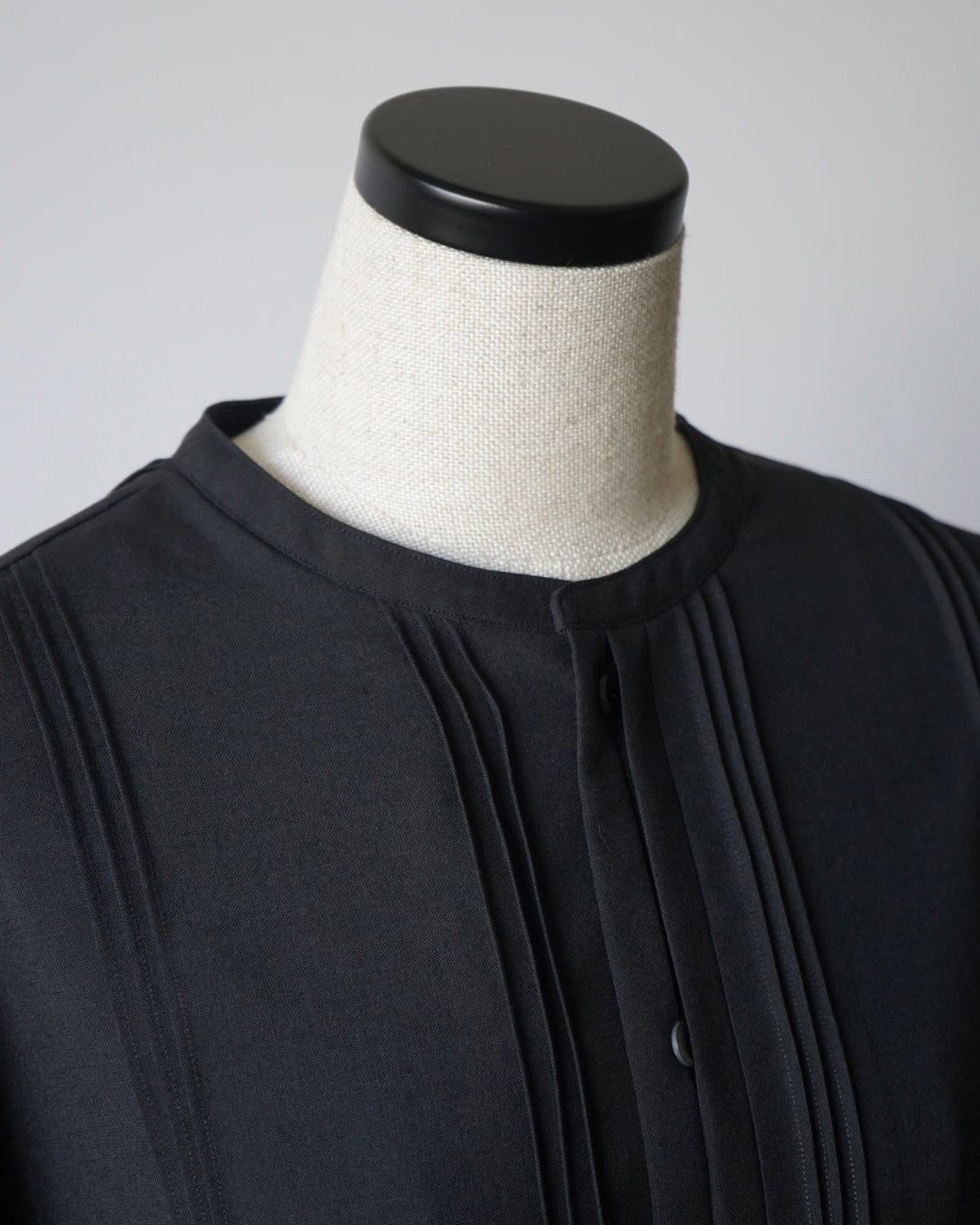 PIN TUCK STAND COLLAR BLOUSE