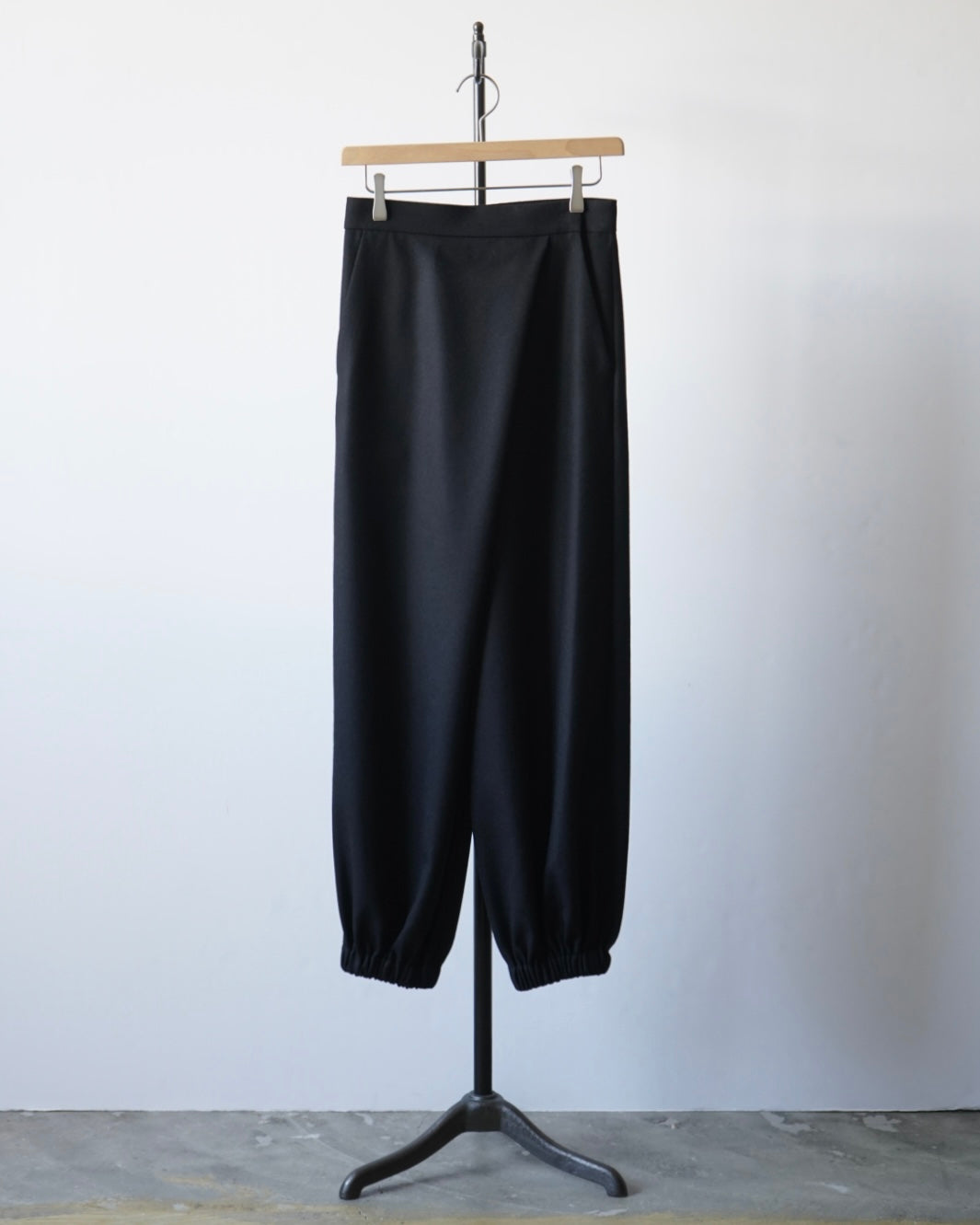 WIDE TUCK TROUSERS
