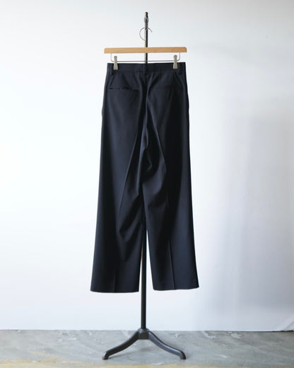 LIGHT WOOL MAX GABARDINE TWO-TUCK SLACKS