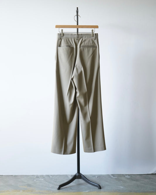 LIGHT WOOL MAX GABARDINE TWO-TUCK SLACKS