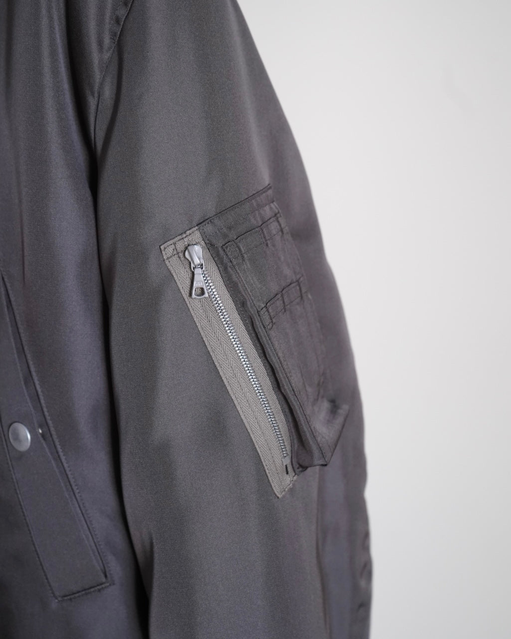 HIGH DENSITY SILK TWILL FLIGHT BLOUSON