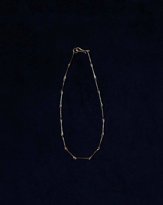 THIN FIBULA CHAIN NECKLACE