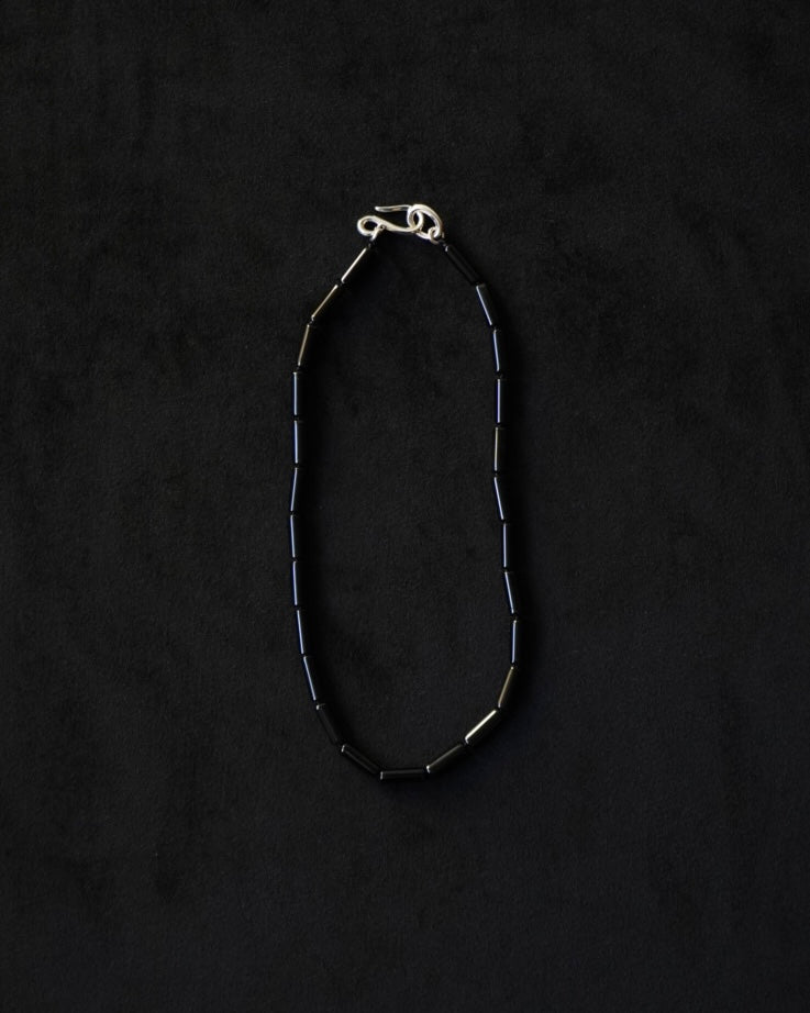 SMALL TUBE ONYX NECKLACE