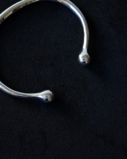 THIN FIBULA BANGLE