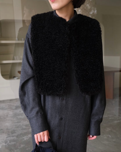 FAUX SHEARING CROPPED VEST